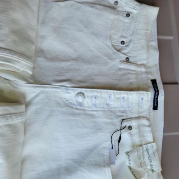 Women's Calvin Klein High Rise Skinny Jeans. White. Size 30. Measurements added. - Picture 7 of 11
